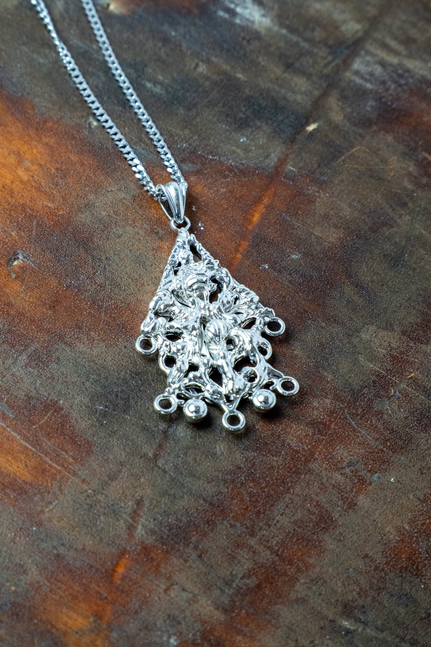 POLYMORPHISM NECKLACE